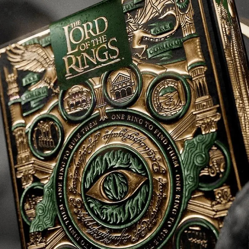 Herr der Ringe Spielkarten mit gold-grünen Prägungen und ikonischem Auge-Design