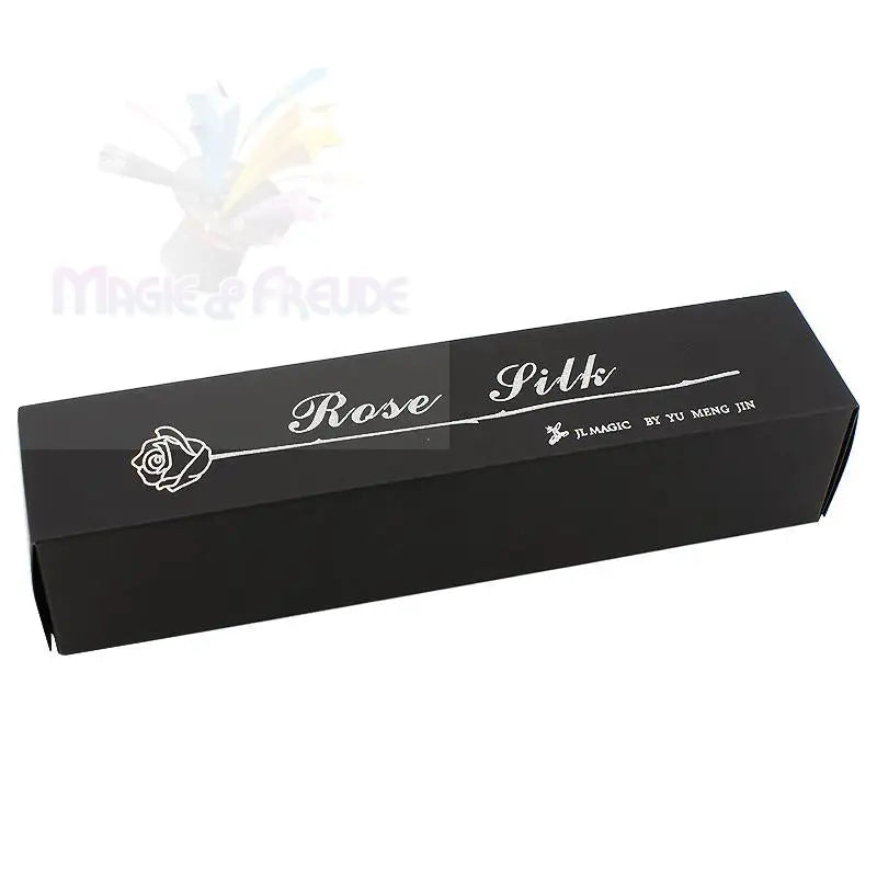 Schwarze rechteckige Schachtel mit einer Rosenillustration und dem Aufdruck ’Rose Silk’ auf der Oberseite.