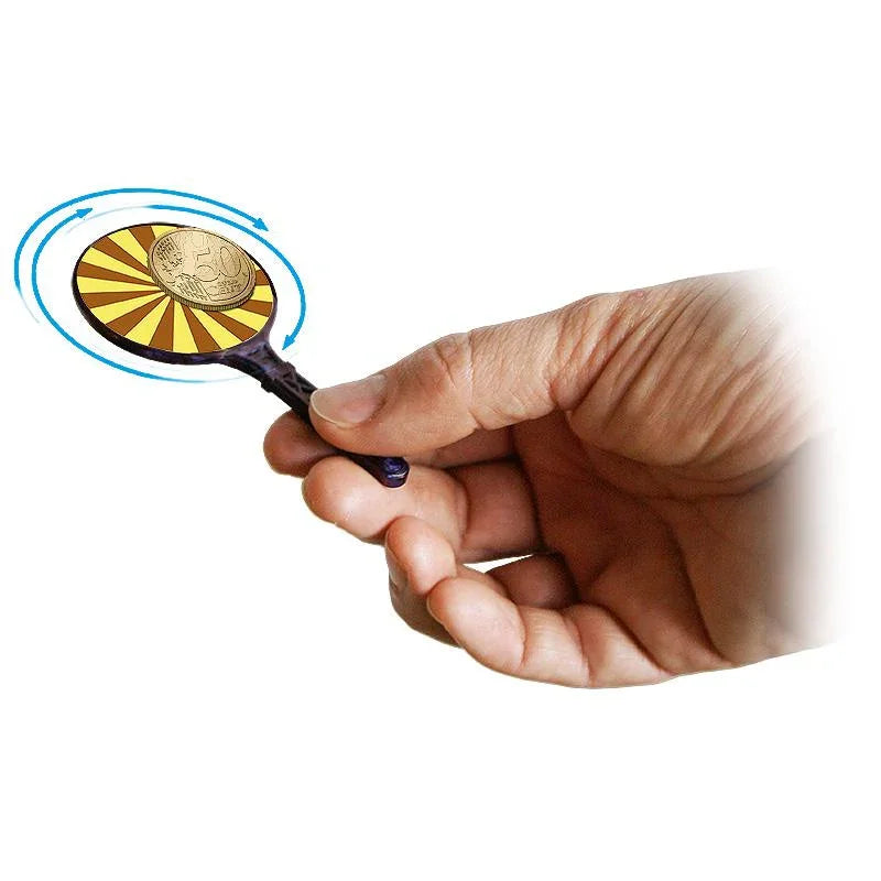 Hand hält Zaubertrick mit 50-Cent-Münze und Drehscheibe, Zaubertricks für Kinder und Erwachsene
