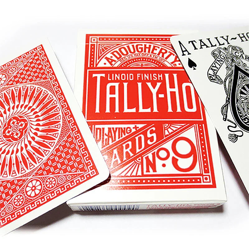 Rotes Tally-Ho Kartenspiel für Zaubertricks bei DeinZaubershop.com, Vorder- und Rückseite sichtbar