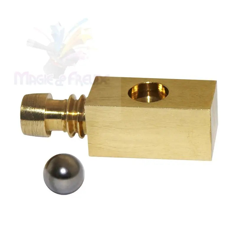 Ein Rückschlagventilgehäuse aus Messing mit einer Stahlkugel.