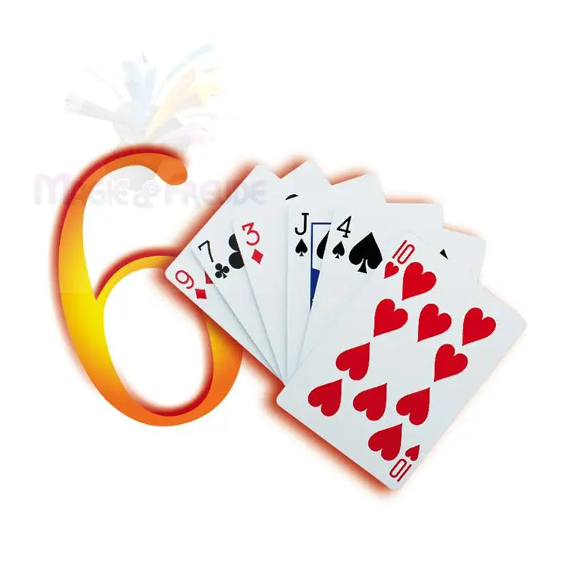 Ein aufgefächertes Blatt mit sechs Spielkarten, darunter eine Karo 9, eine Kreuz 7, eine Karo 3, ein Pik Bube, eine Pik 4 und eine Herz 10, neben einer großen, stilisierten Zahl ’6’’.