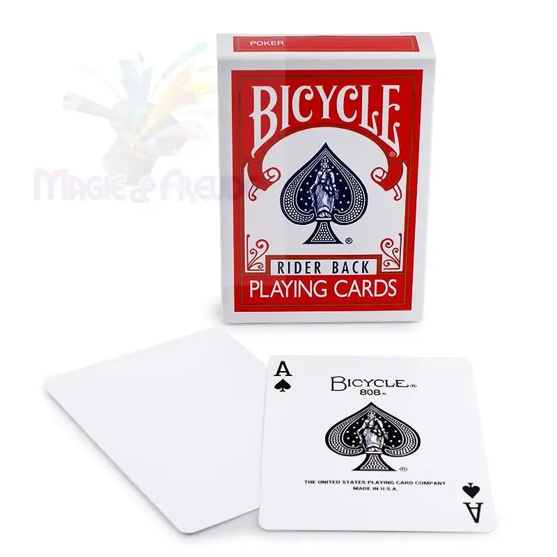 Ein Deck von Bicycle Rider Back Spielkarten mit einer Pik-As-Karte.