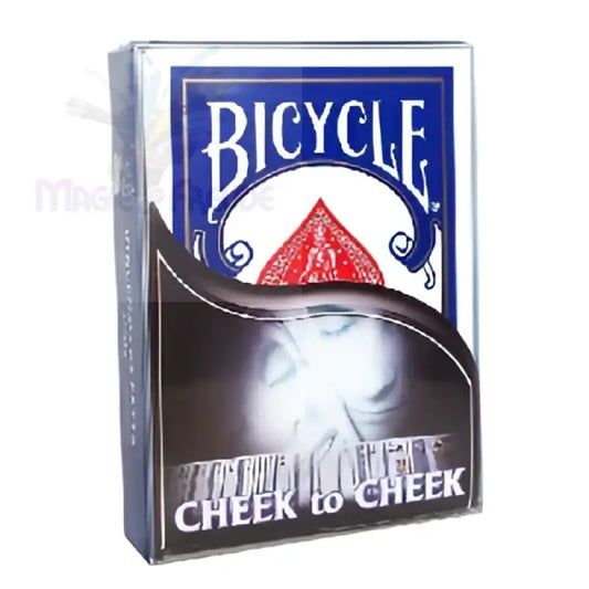 Ein verpackter Zaubertrick mit einem Deck von Bicycle-Spielkarten.