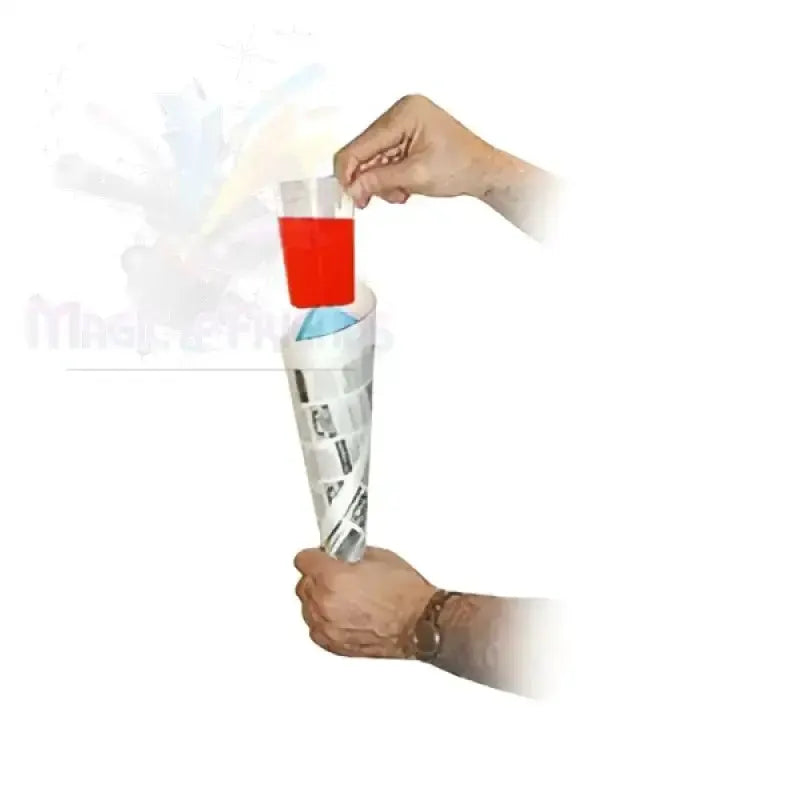 Comedy glass in paper cone by Bazar De Magia by Difatta
