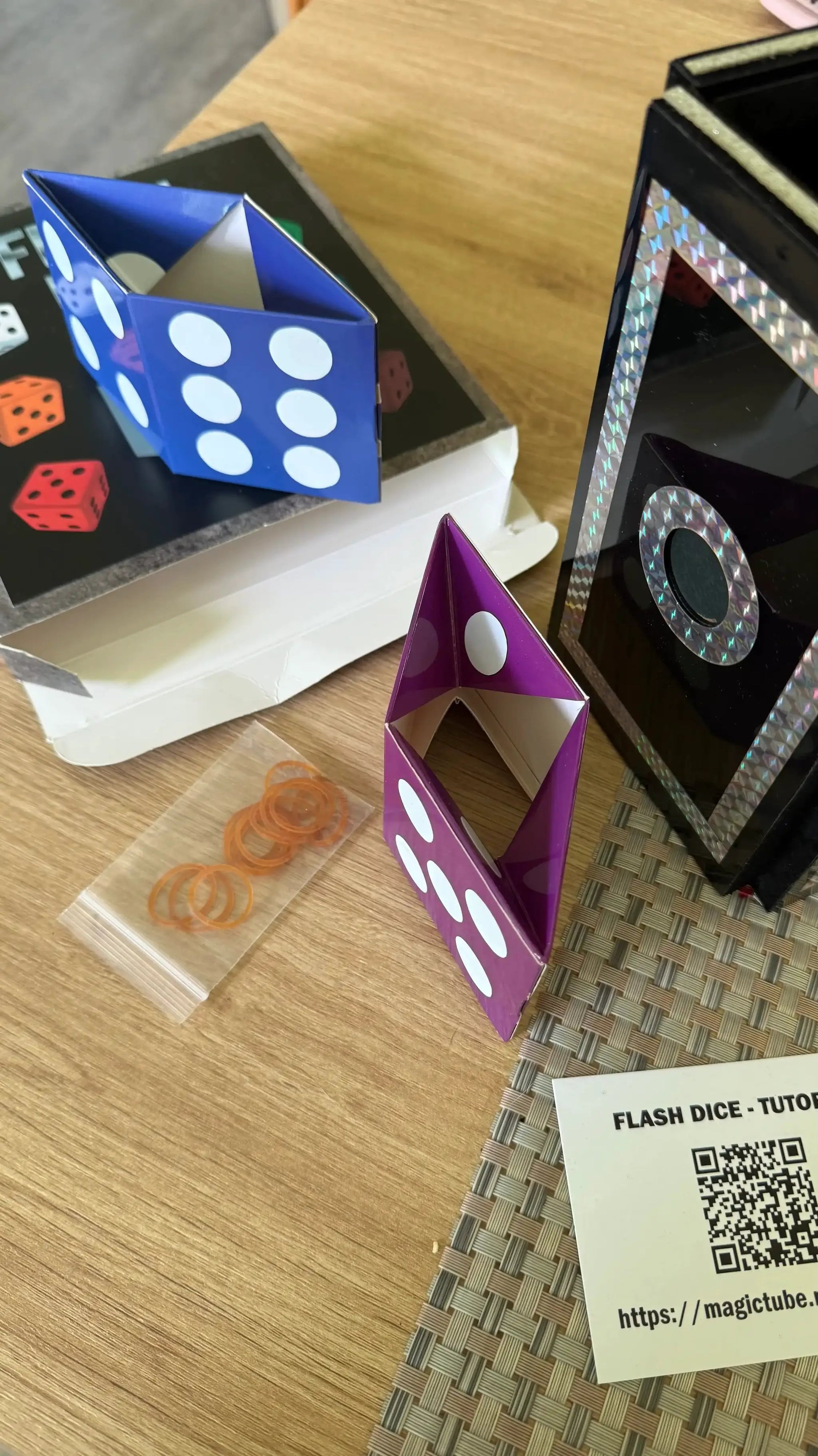 **FLASH DICE von Tora Magic** by Clown Pepe