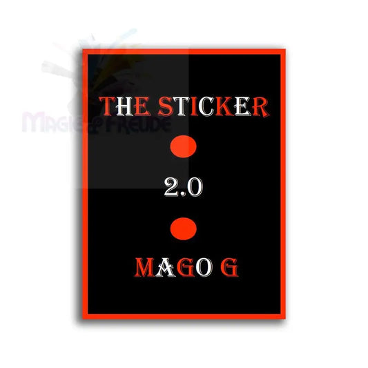 Ein schwarzes rechteckiges Banner mit rotem Rand und zwei roten Punkten, auf dem THE STICKER’ und MAGOG’ in Rot und 2.0’’ in Weiß stehen.