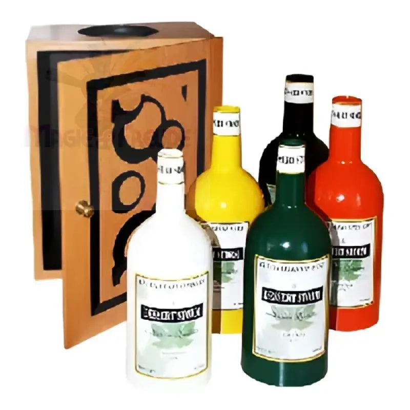 Ein Holzschrank mit einer Flügeltür und einer Sammlung von sechs bunten, beschrifteten Flaschen.