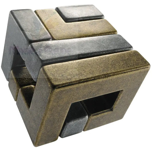 Ein zweifarbiger, ineinander greifender Metall-Puzzle-Würfel.