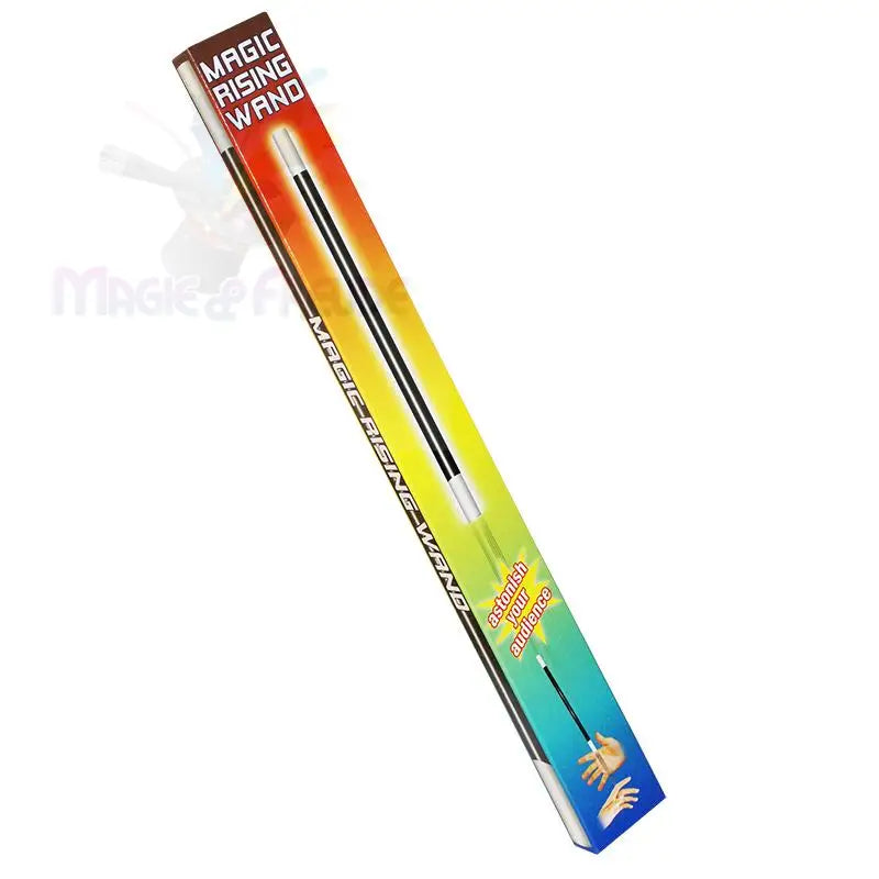 Eine Schachtel mit einem aufsteigenden Zauberstab in Schwarz und Weiß.