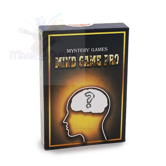 Eine schwarze Schachtel mit goldener Umrandung, die den Umriss eines menschlichen Kopfes mit einem Fragezeichen im Inneren des Gehirns zeigt und die Aufschrift MYSTERY GAMES MIND GAME PRO’ trägt.