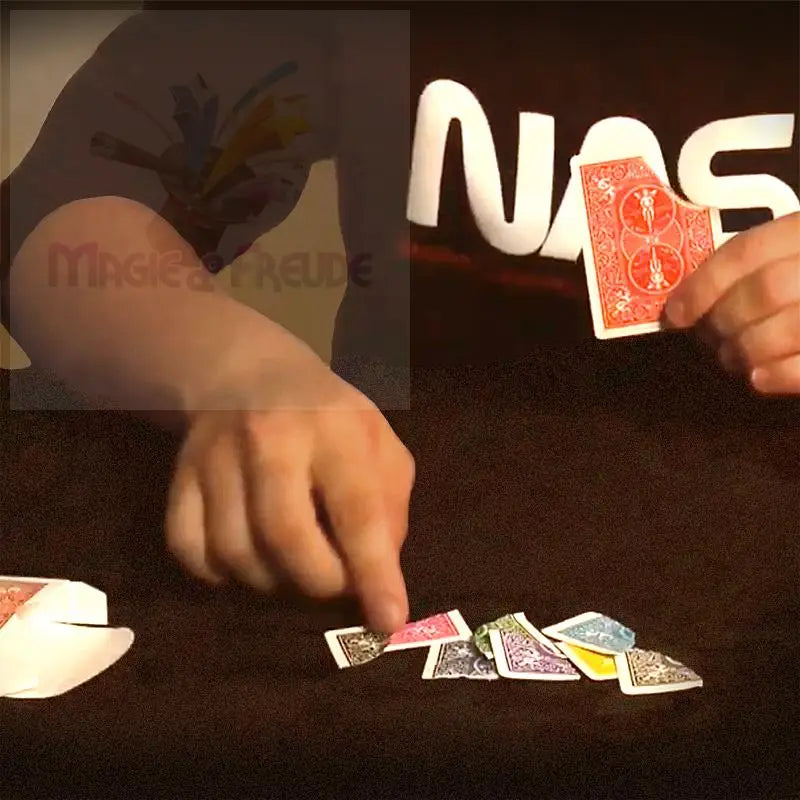 Minimize by Chiam Yu Sheng - Magic Product