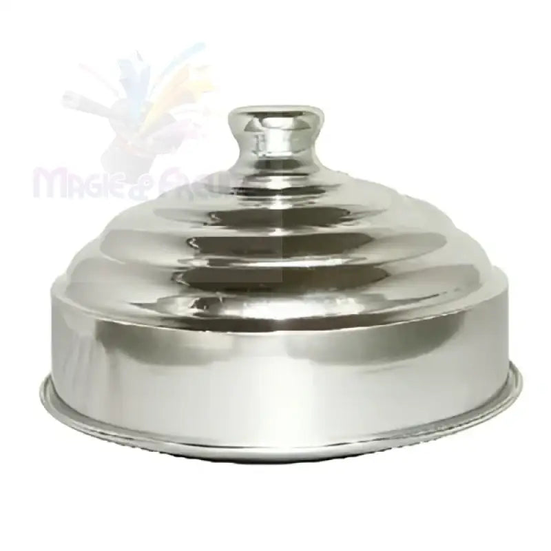 Polierter silberfarbener Metalldeckel mit gewölbtem Deckel und Knaufgriff.