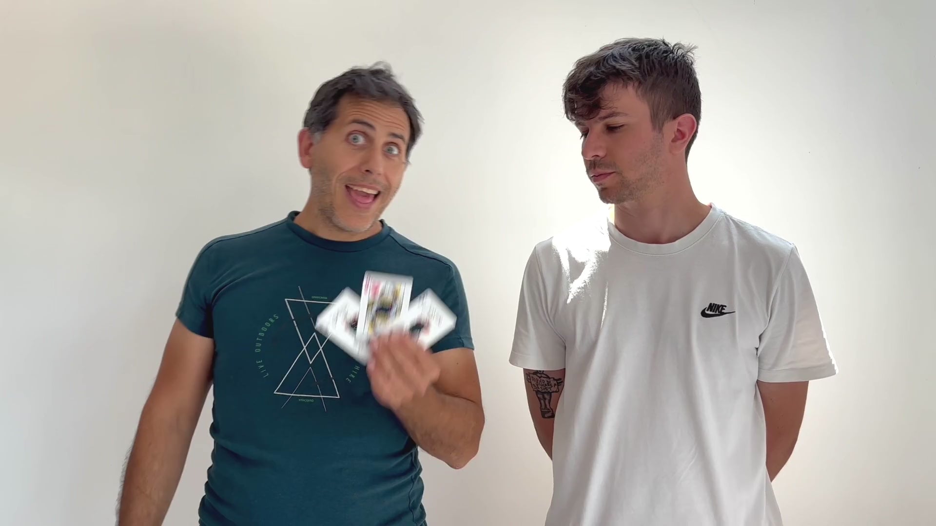 Guillotine Finger Card - Bicycle