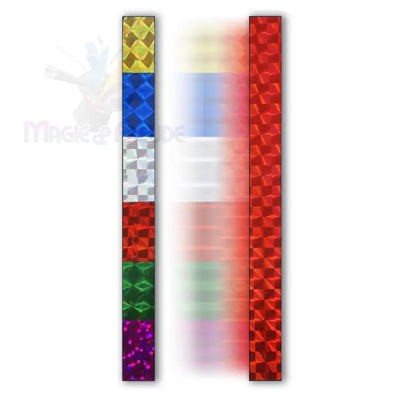 Sechs bunte, reflektierende, gemusterte Klebebandstreifen, mit einem zusätzlichen unscharfen roten Streifen.