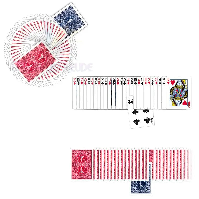 Zwei Spielkartensätze, einer mit rotem und einer mit blauem Hintergrund.