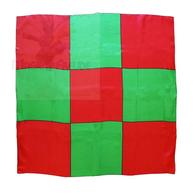 Rot und grün karierter Seidenschal.