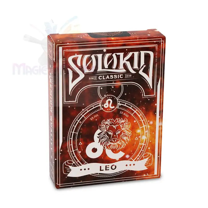 Ein Spielkartensatz mit dem Tierkreiszeichen Löwe.