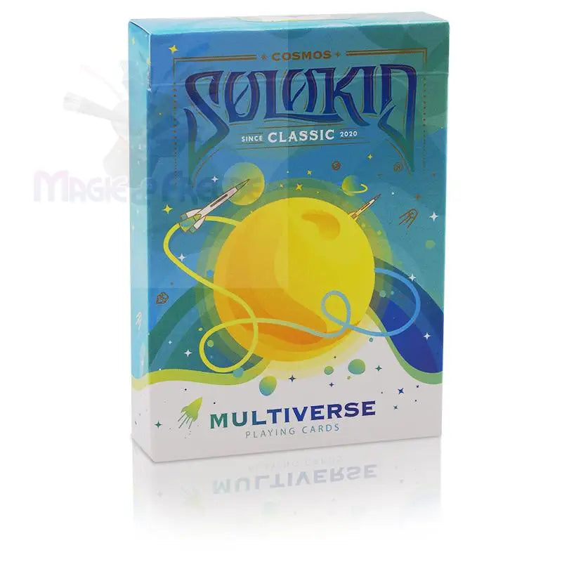 Ein Spielkartensatz mit einem farbenfrohen, kosmischen Design.