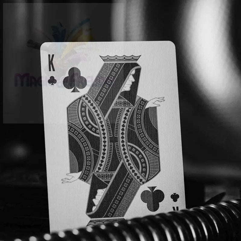 Schwarz-weiße Kreuz-König-Spielkarte.