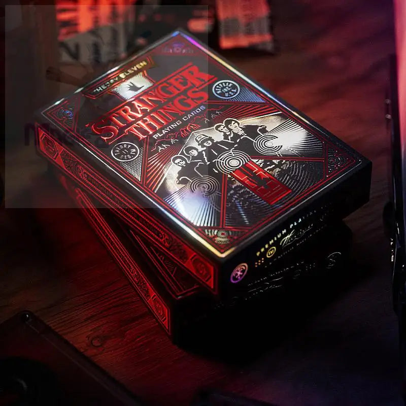 Ein hochwertiges Kartenspiel mit ’Stranger Things’-Spielkarten.