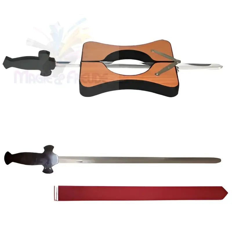 Eine magische Requisite mit einem Schwert, das einen Holzblock zu durchdringen scheint.