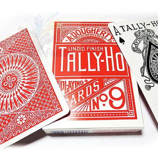 Rote Tally-Ho-Spielkarten mit weißem Rand.