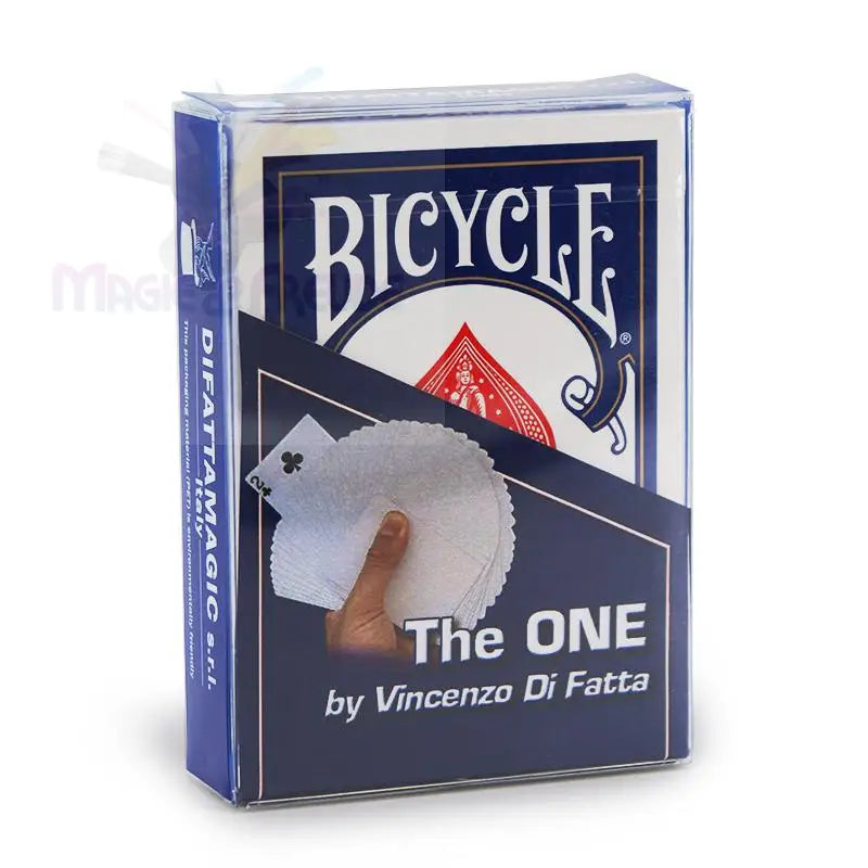 Ein blau-weißes Spielkartenset der Marke Bicycle mit einer Hand, die Karten fächert, und dem Titel ’The ONE by Vincenzo Di Fatta’.