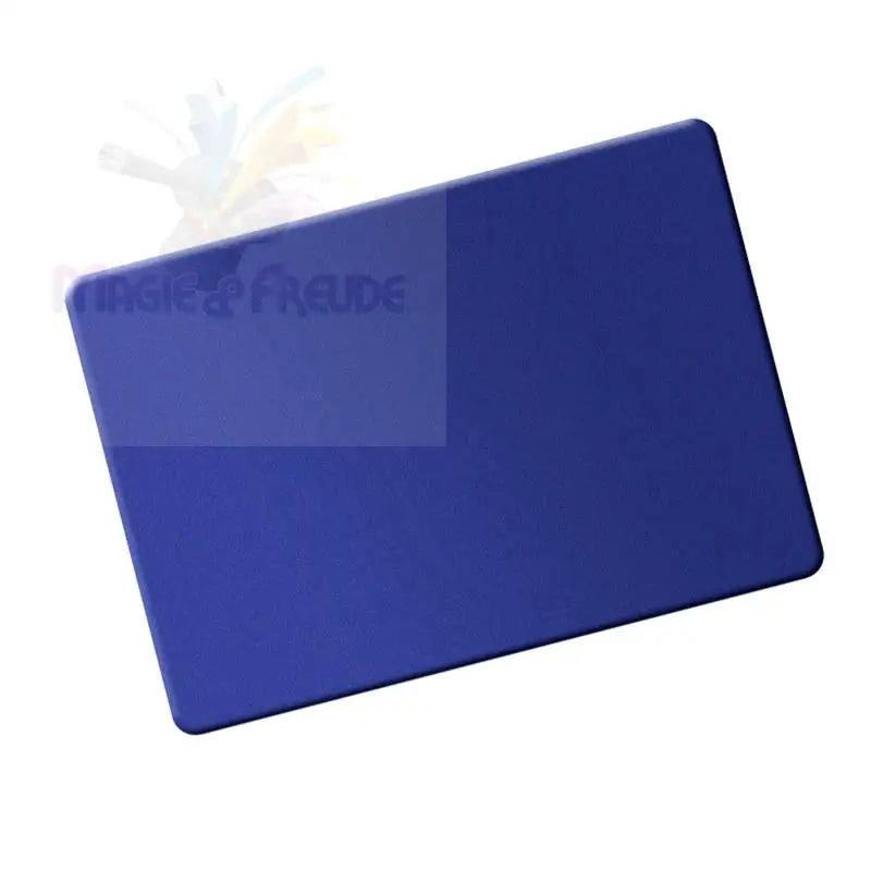 Einfarbig blaue, rechteckige Matte mit abgerundeten Ecken.