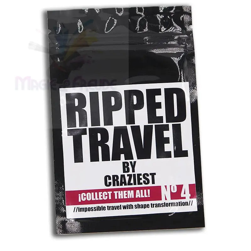 Ein schwarzer Beutel mit weißem Etikett für ’Ripped Travel’-Produkte.